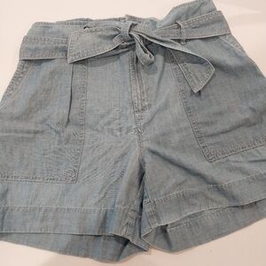 Ralph Lauren belted denim shorts. Size 4